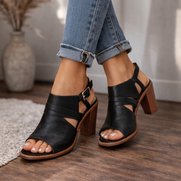 zinda Shoes - Zinda Black Leather Strappy  Heels Sz 38